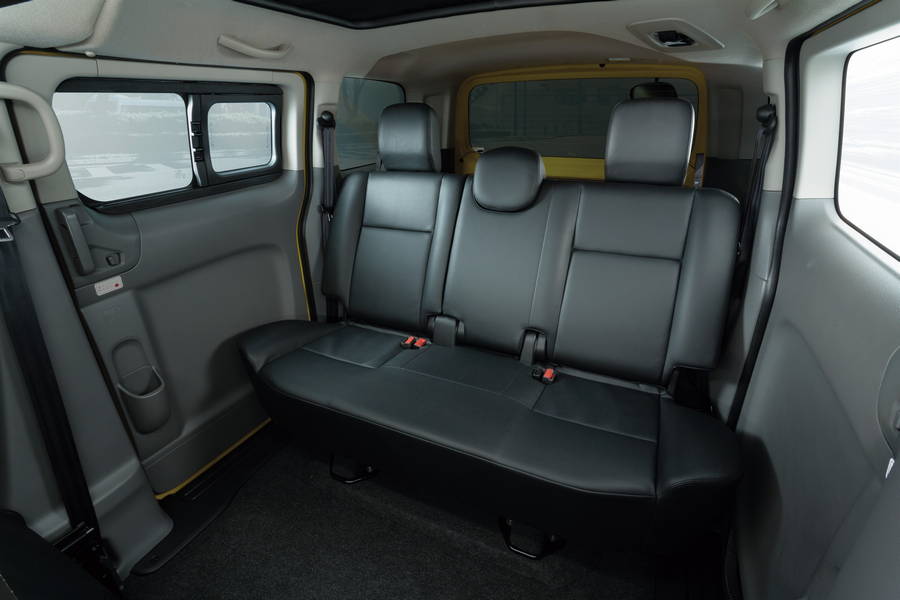 nissan-taxi-nv20011