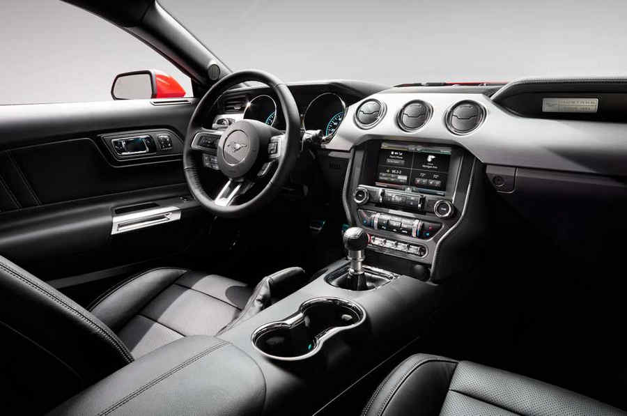 Ford-mustang-2015-interni