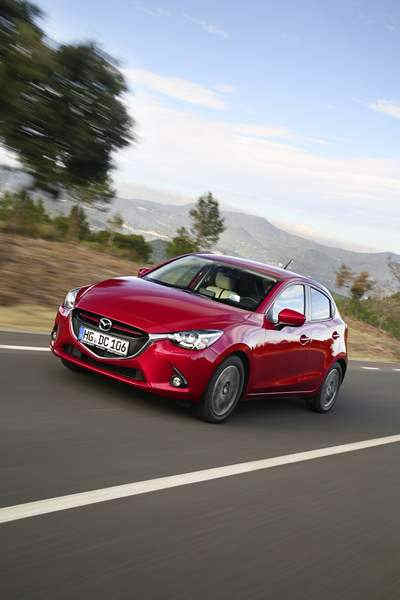 Mazda2_2015_action_18