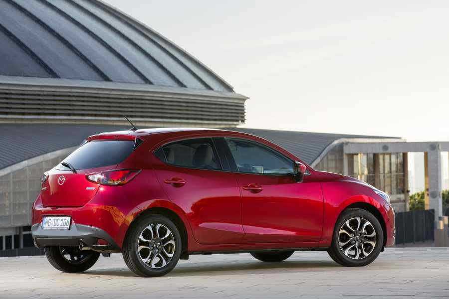 Mazda2_2015_still_5