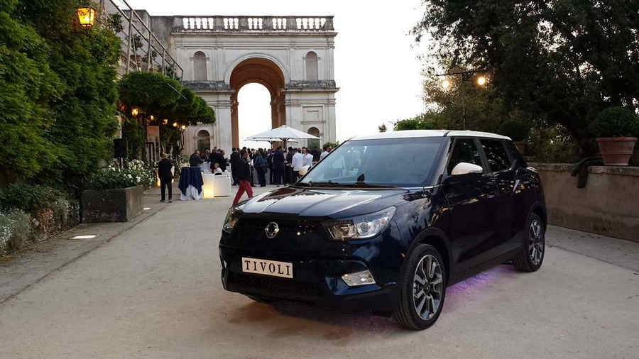 SSangYong-SUV-tivoli--este (7)