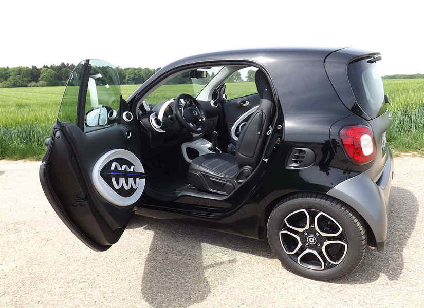 smart-jbl-demo-car-audio (24)