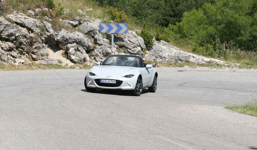 Mazda-MX-5-2015-121a (2)