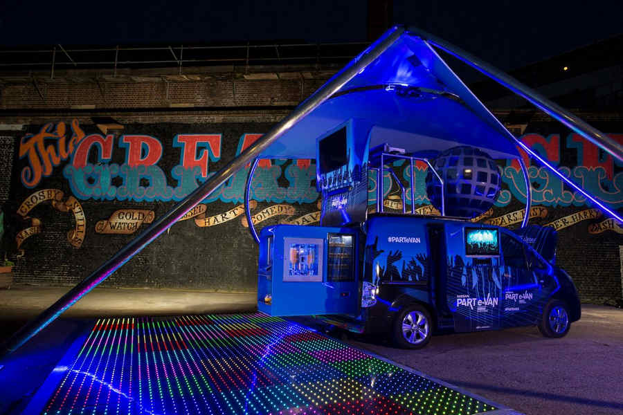 Nissan-e-NV2000-discoteca-1