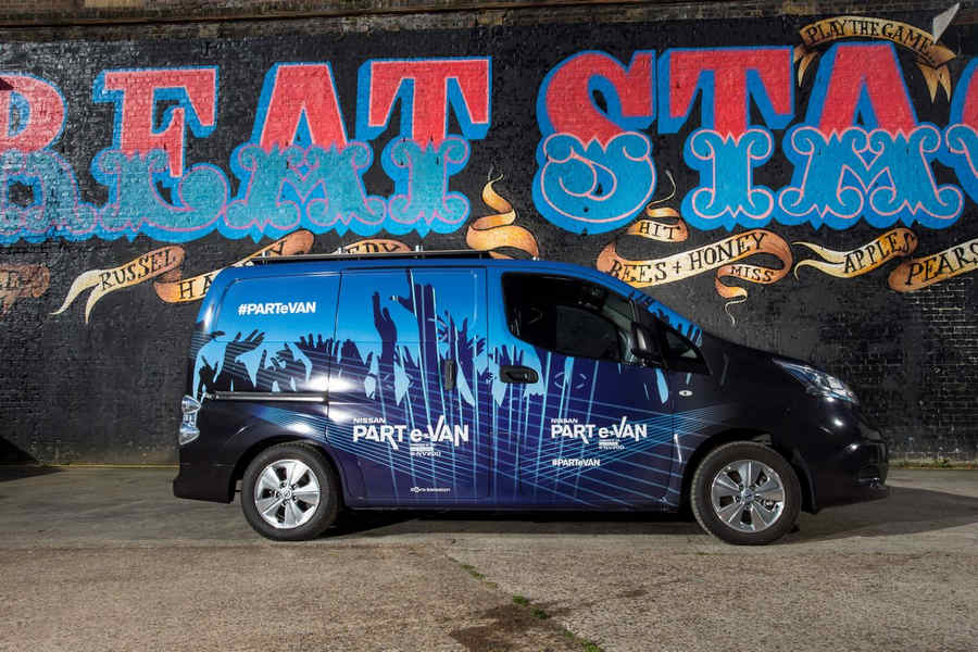 Nissan-e-NV2000-discoteca-3