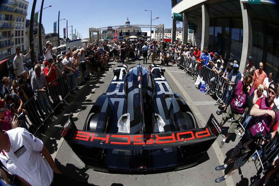 Porsche 919 Hybrid (18), Porsche Team: Romain Dumas, Neel Jani, Marc Lieb