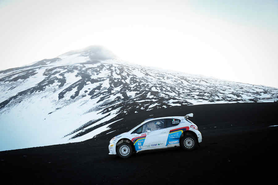 Andreucci scalata Etna con Peugeot 208 T16 -02