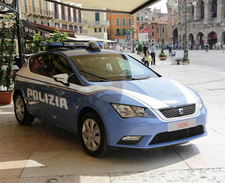Seat-Leon-Polizia-Carabinieri-1