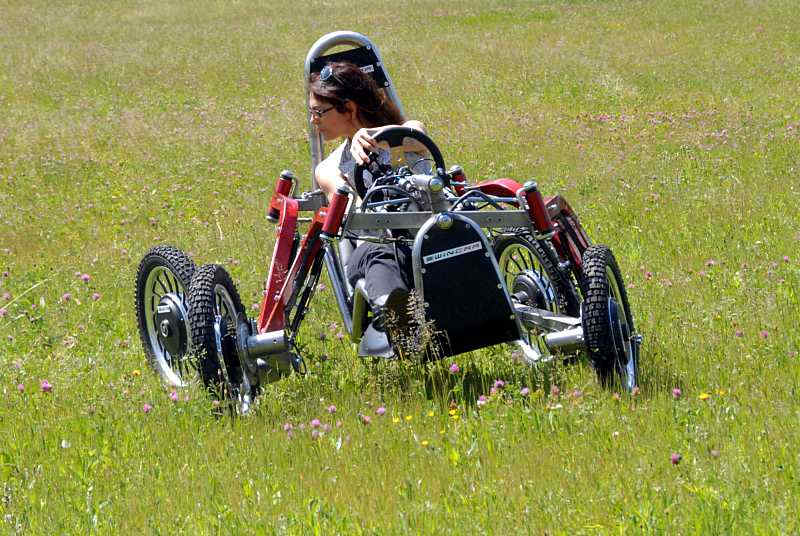 swincar-is-the-ultimate-off-road-four-whee (1)
