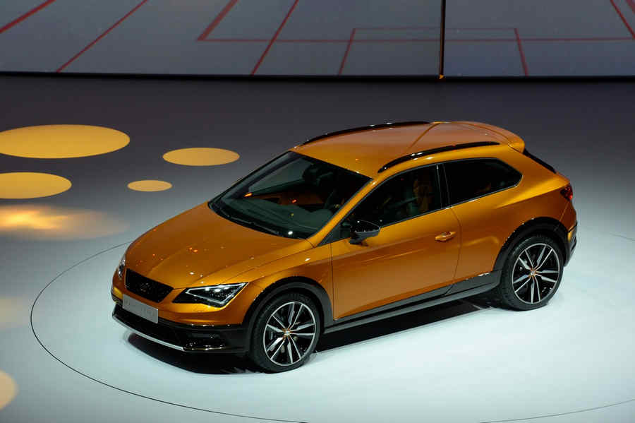 Seat-Leon-Cross-Sport-Salone-Francoforte-23
