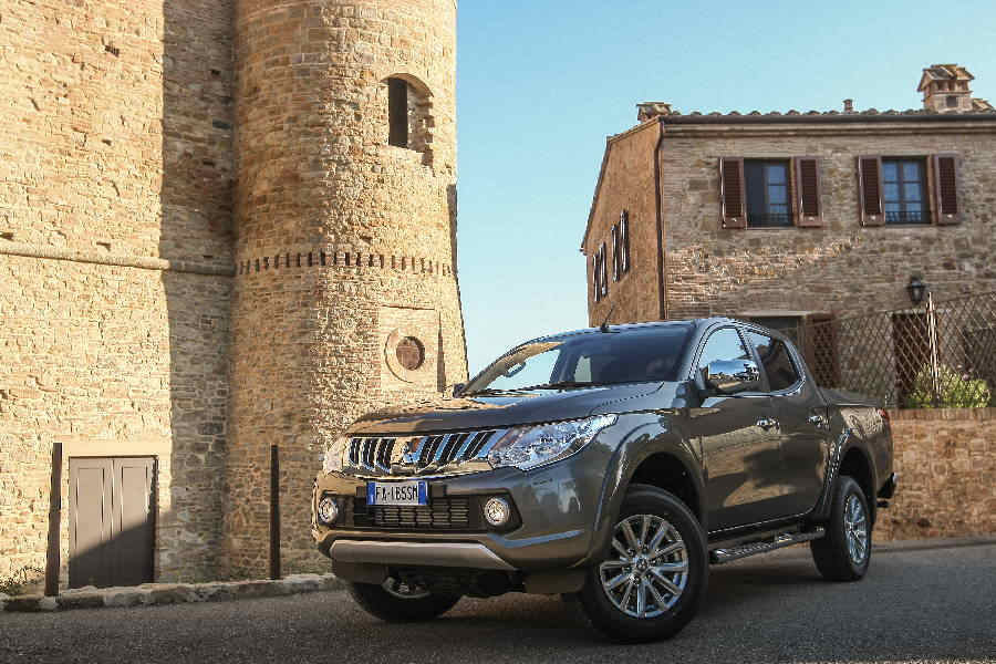 Mitsubishi_L200_2015_Statiche_30