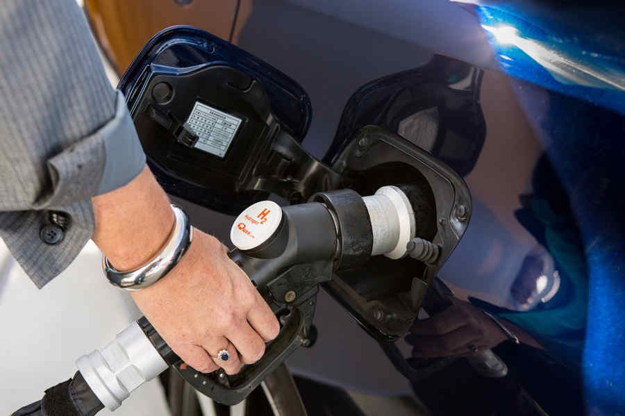 Toyota-Mirai-auto-idrogeno-17