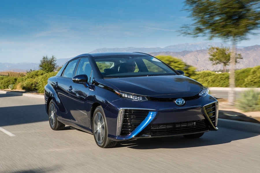 Toyota-Mirai-auto-idrogeno-18