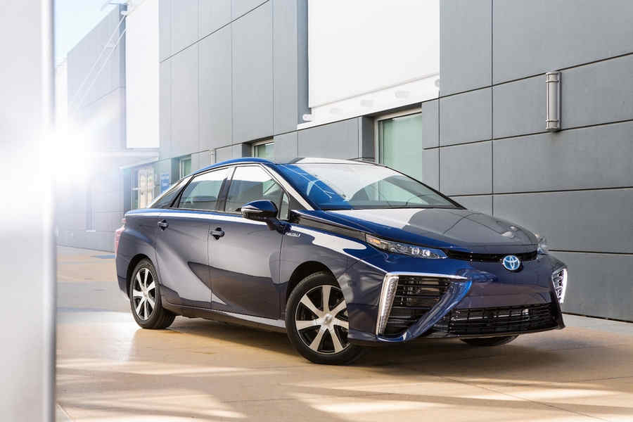 Toyota-Mirai-auto-idrogeno-2