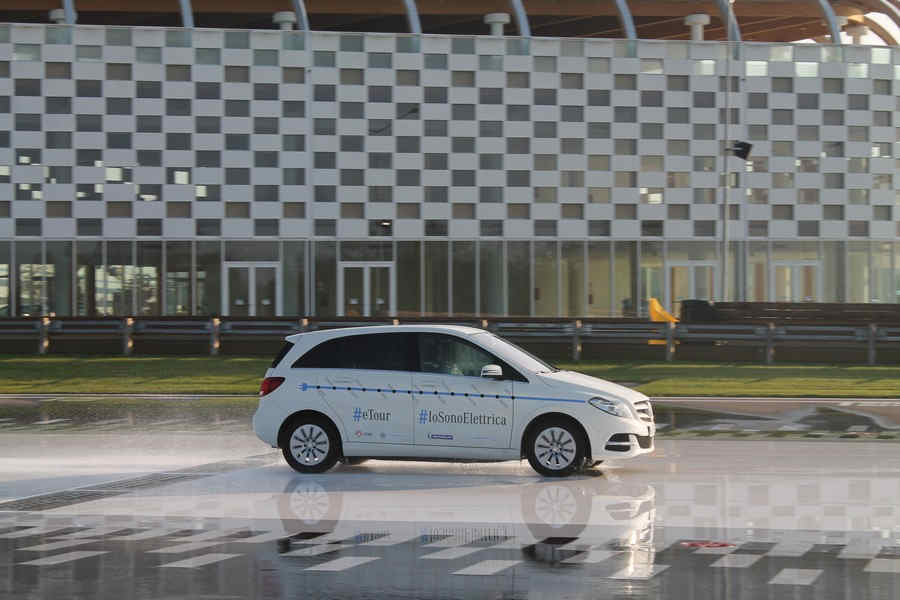 guida-sicura-auto-elettriche-aci-mercedes-2