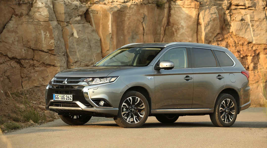 nuova-mitsubishi-outlander-phev-my16
