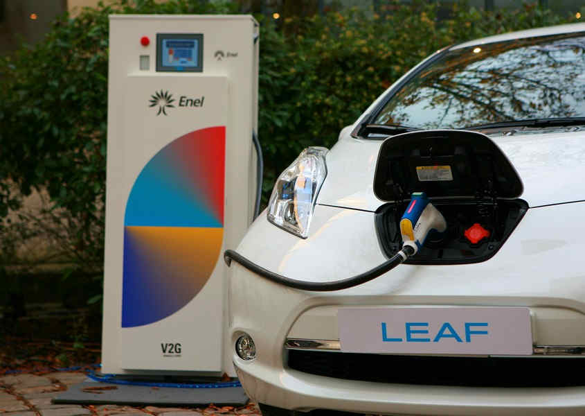 nissan-insieme-enel-trasformare-veicoli-elettrici-fonti-di-energia-mobili (2)