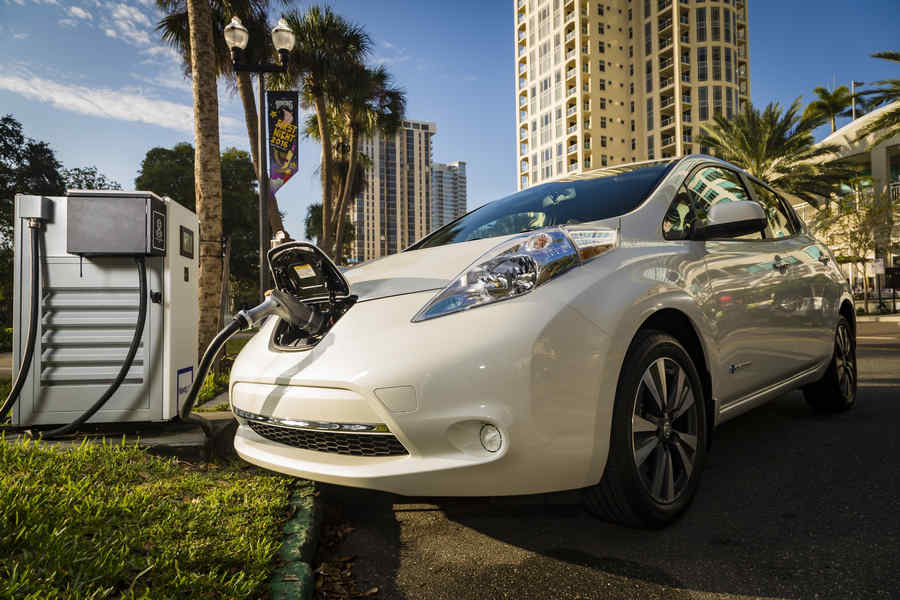 nissan-leaf-ricarica-usa