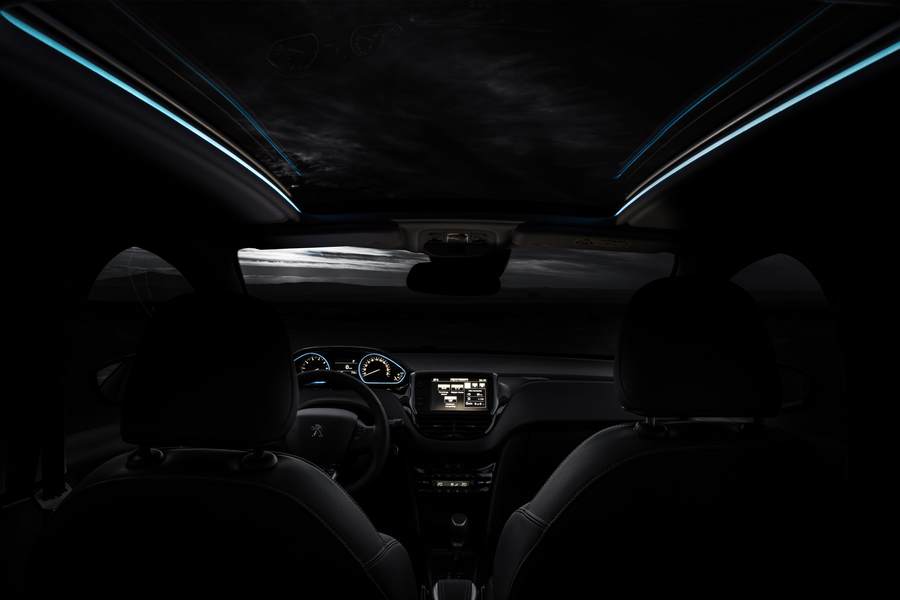 PEUGEOT_2008_1802PC312