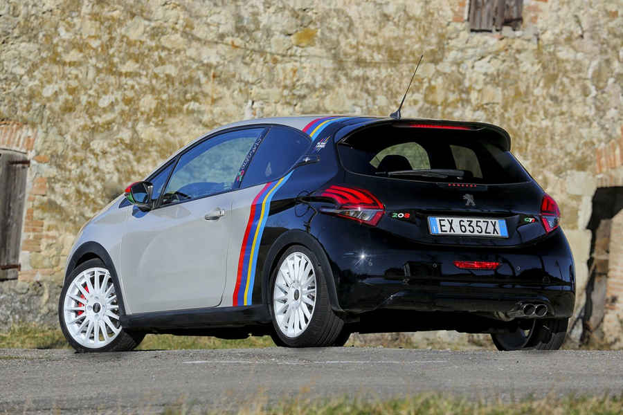 Peugeot-208-GtiNOVE-1