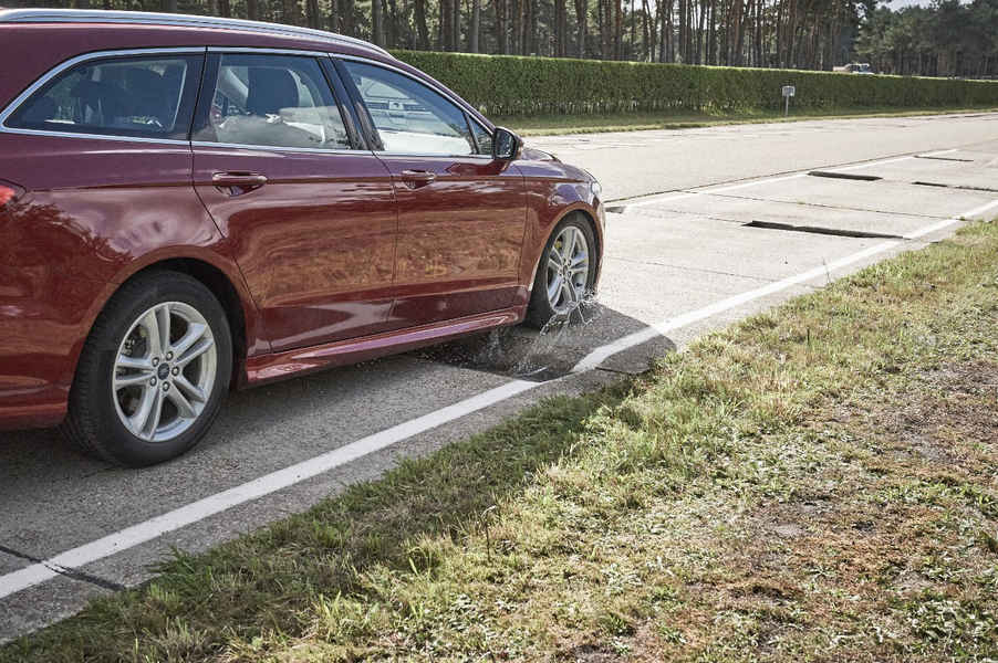 ford-test-buche-stradali-10