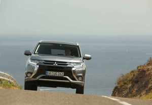 mitsubishi-outlander-phev-10