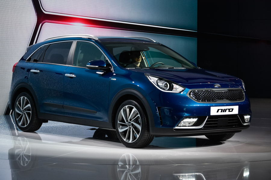 Kia_Niro_Salone_Ginevra_2016_05