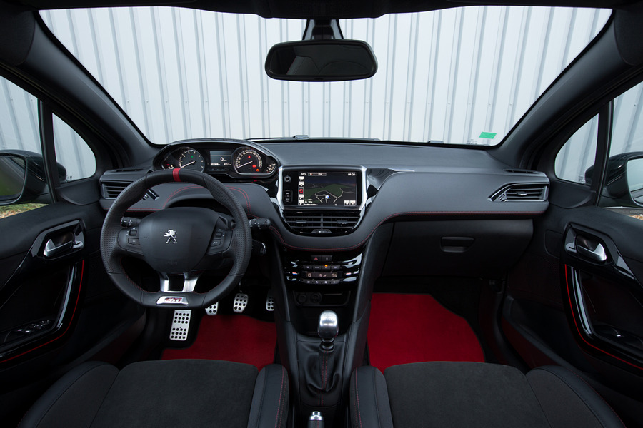 Peugeot 208 GTI 30-1