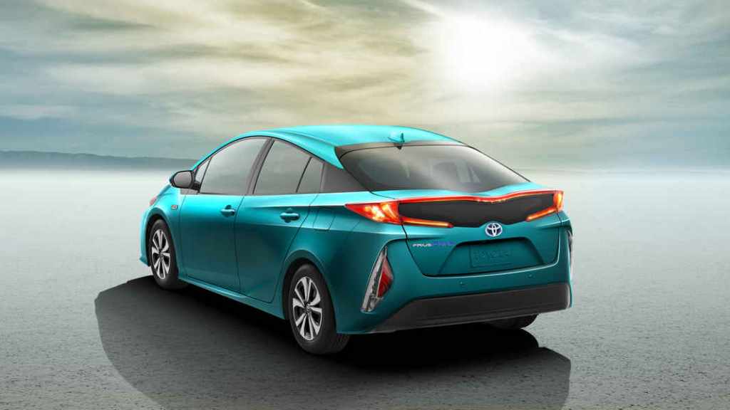 nuova-toyota-prius-prime-plug-in-16