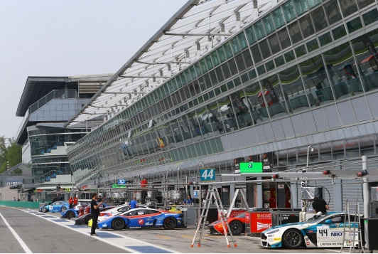 Blancpain-Endurance-Series-Monza-paddock