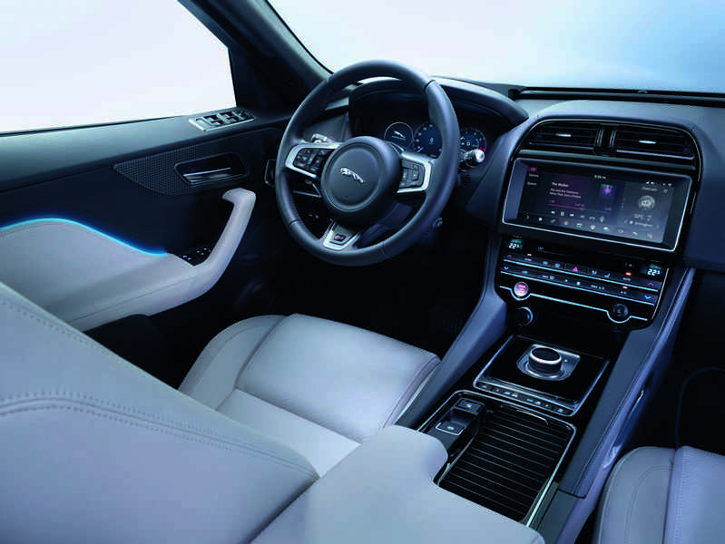 Nuova-Jaguar-F-PACE-33