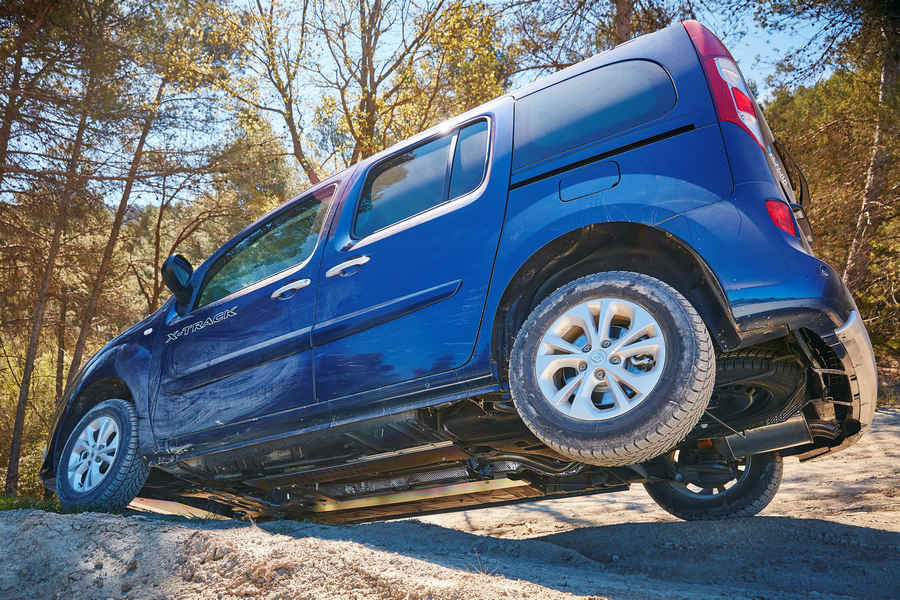renault-x-track-master-4x4-39