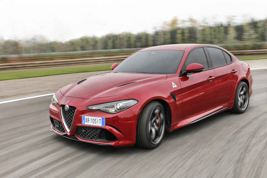 Alfa-Romeo-Giulia-Quadrifoglio-43
