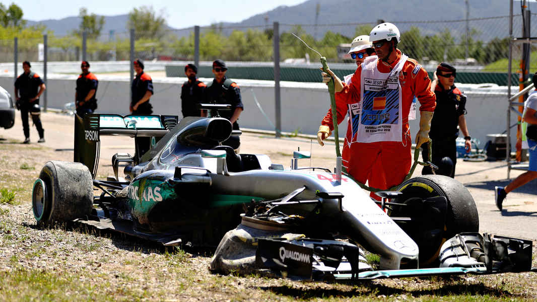 Gp-Spagna-incidente-Mercedes