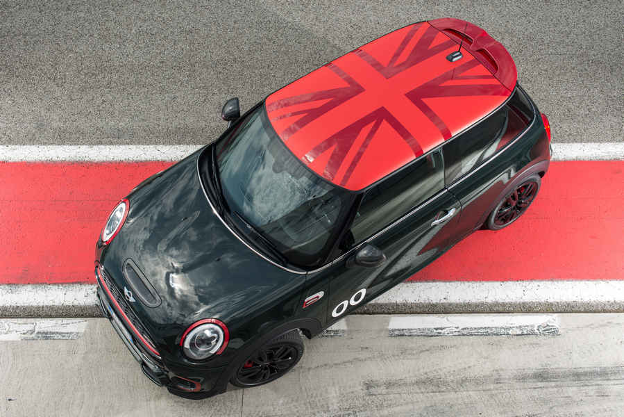 Mini-John-Cooper-Works-Challenge-Edition-17
