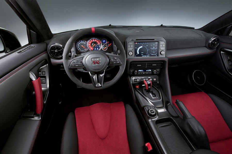 Nuova-Nissan-GT-R-Nismo-2017-10