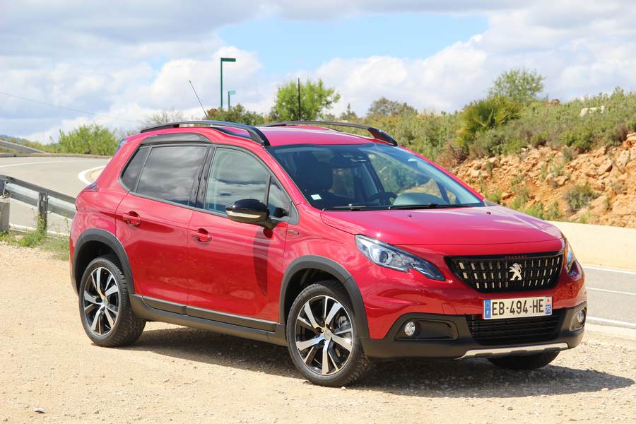 peugeot-2008-2016-strada-006