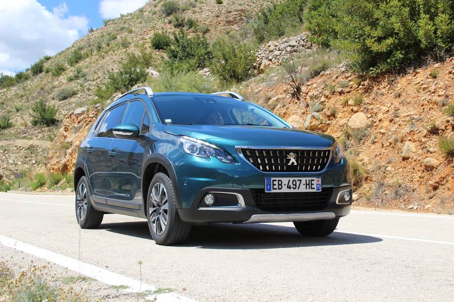 peugeot-2008-2016-strada-010