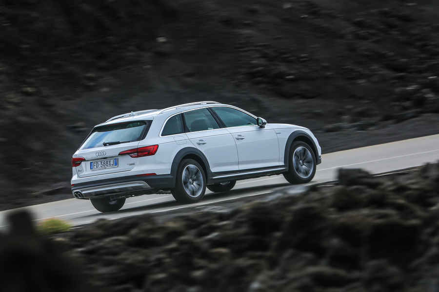 Audi- A4-allroad-quattro-15
