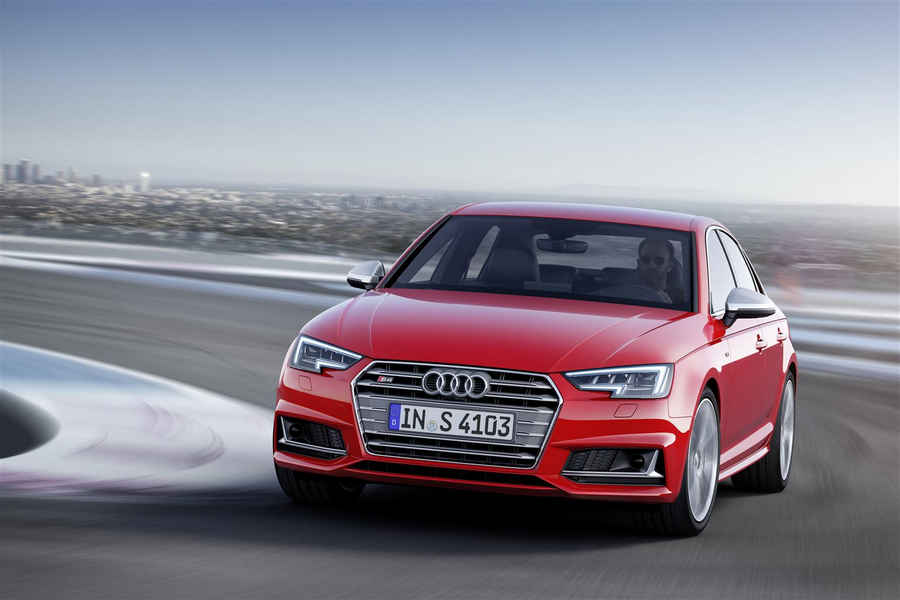 Nuova-Audi-S4-35