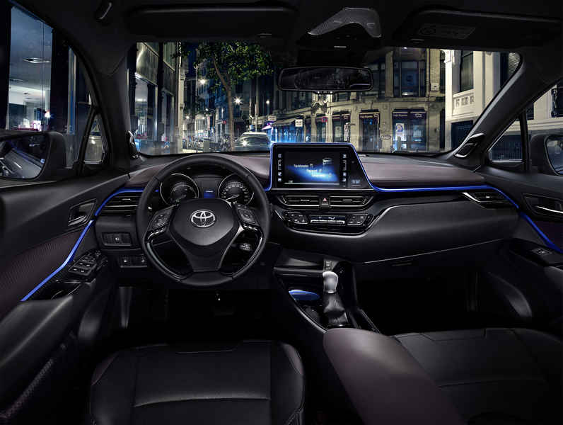 Toyota-C-HR-13