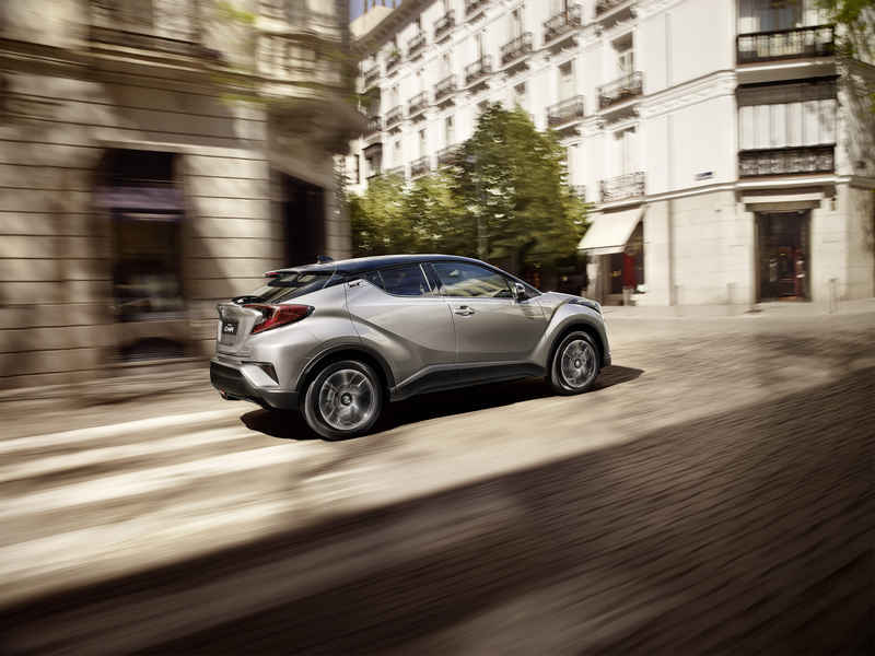 Toyota-C-HR-17