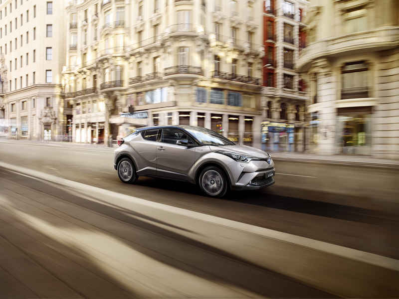Toyota-C-HR-18