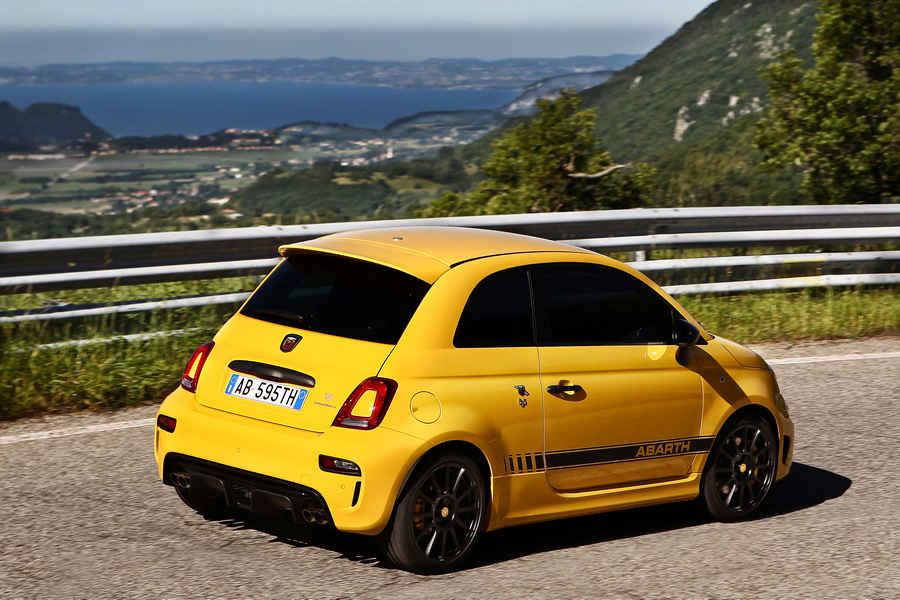 nuova-gamma-abarth-595-7