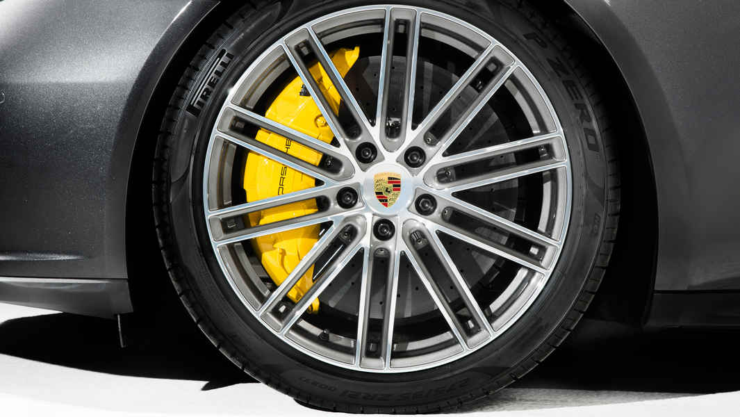nuova-porsche-panamera-11