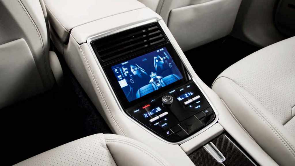 nuova-porsche-panamera-18