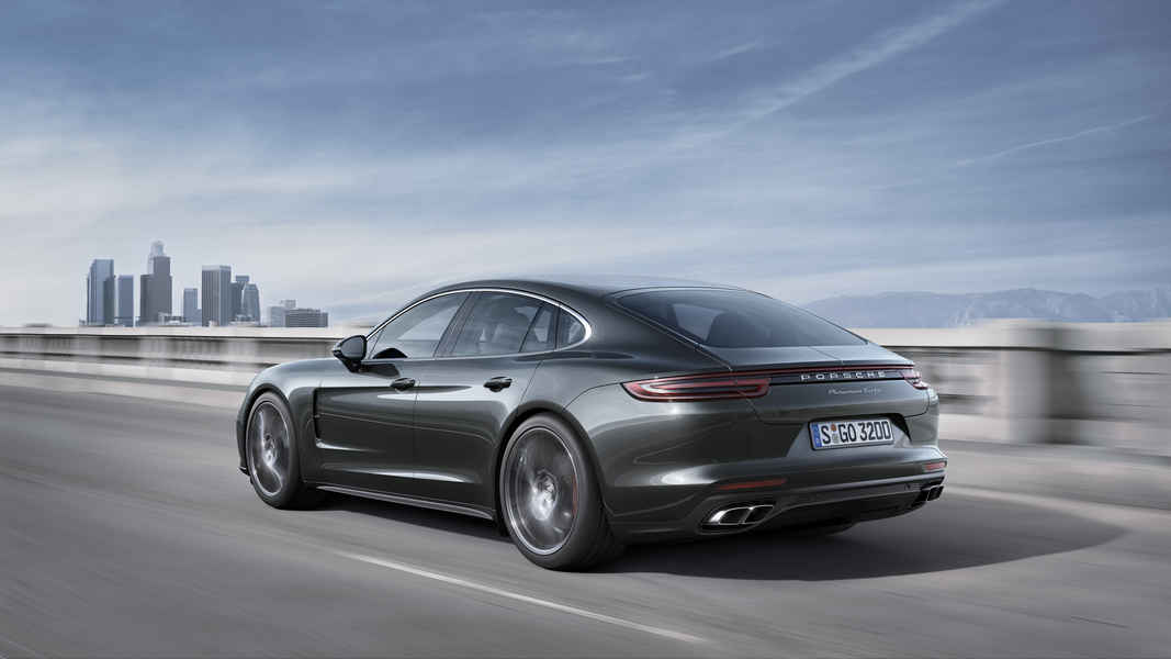 nuova-porsche-panamera-26