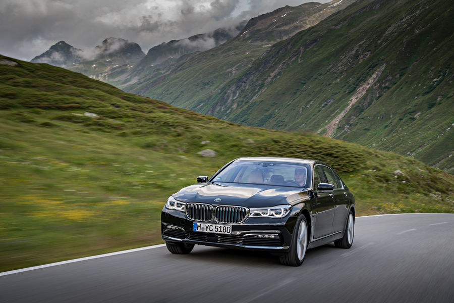 BMW-740e-iPerformance-ibrida-2