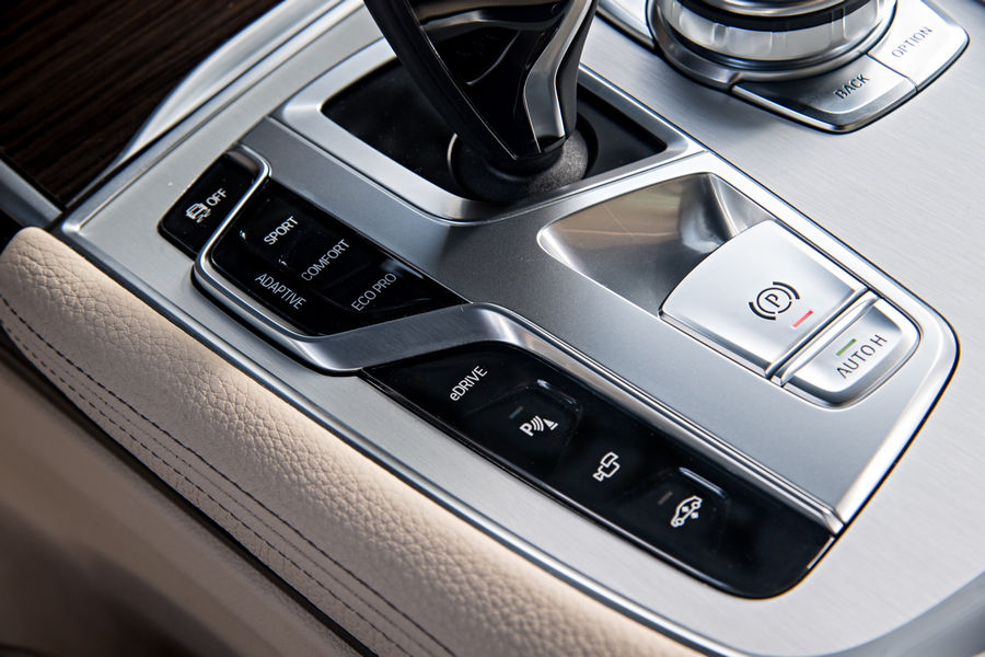 BMW-740e-iPerformance-ibrida-20
