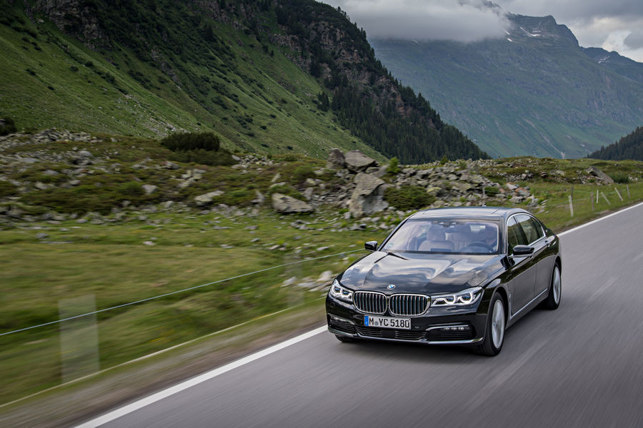 BMW-740e-iPerformance-ibrida-31